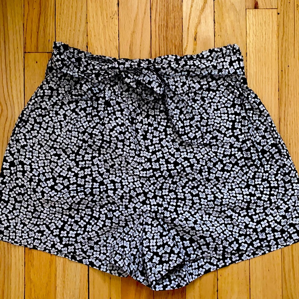 floral shorts